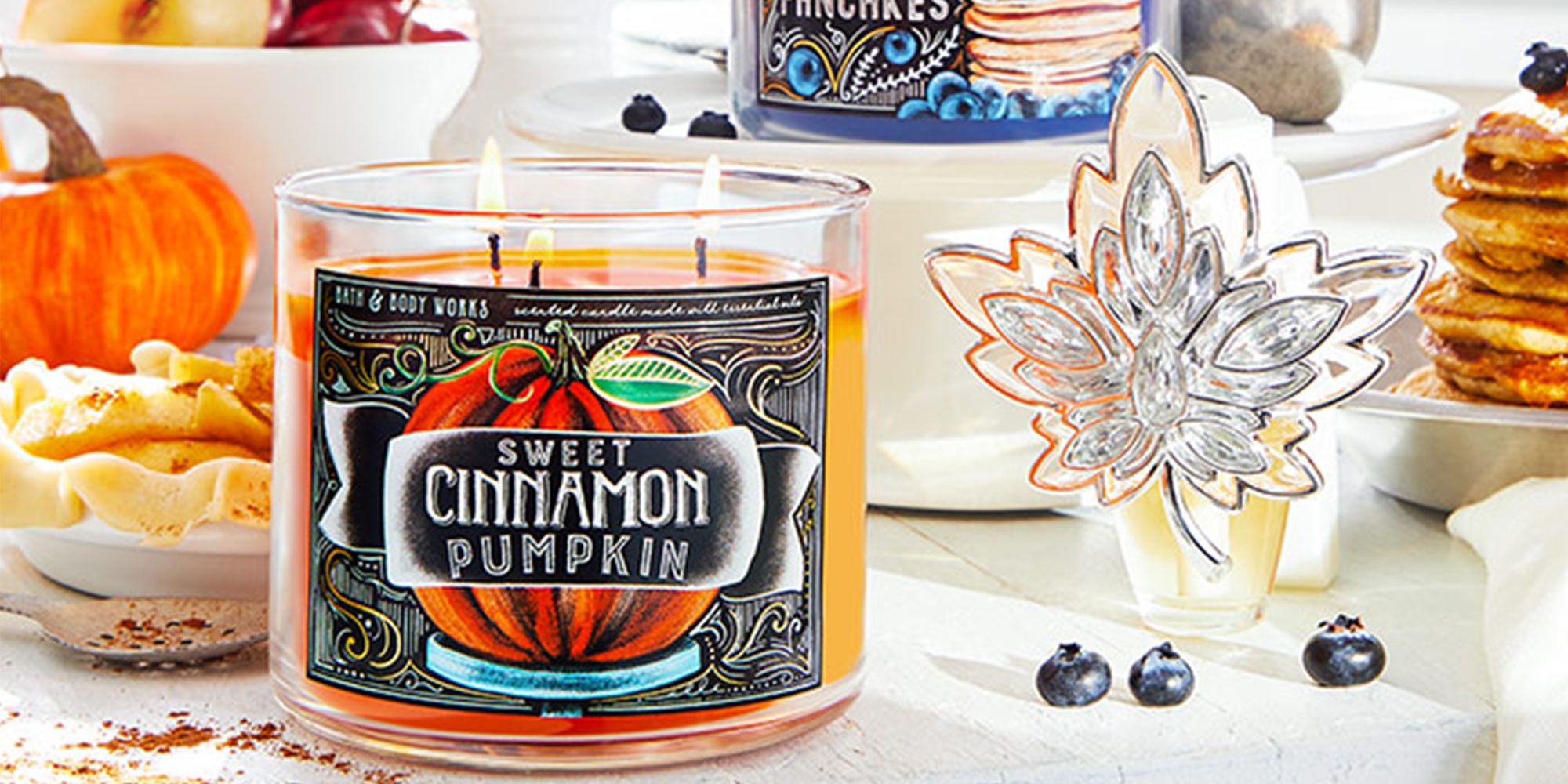 Bath and Body Works good Sweet Cinnamon Pumpkin Halloween Candle