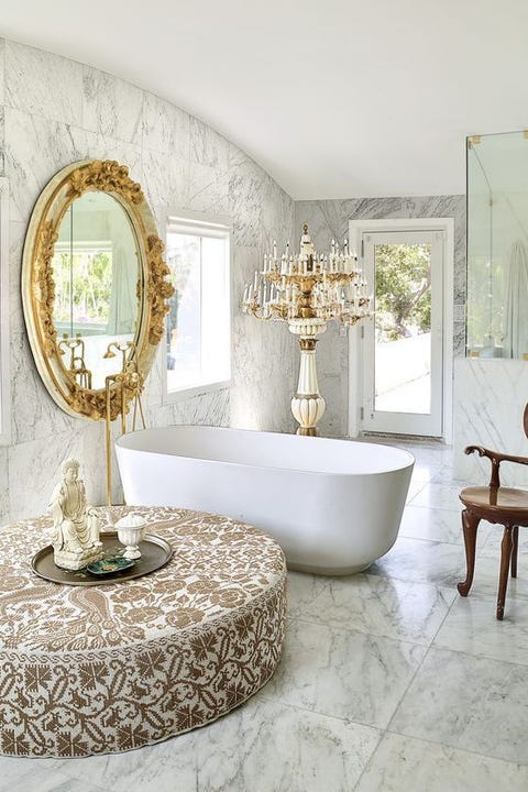 10 Beautiful Bathroom Artwork Ideas