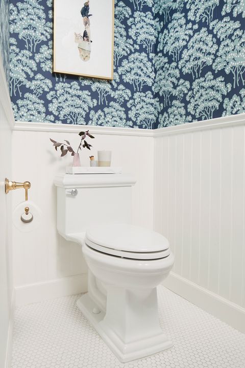 Bathroom, Toilet, Tile, Toilet seat, Room, Plumbing fixture, Property, Purple, Wall, Tap, 