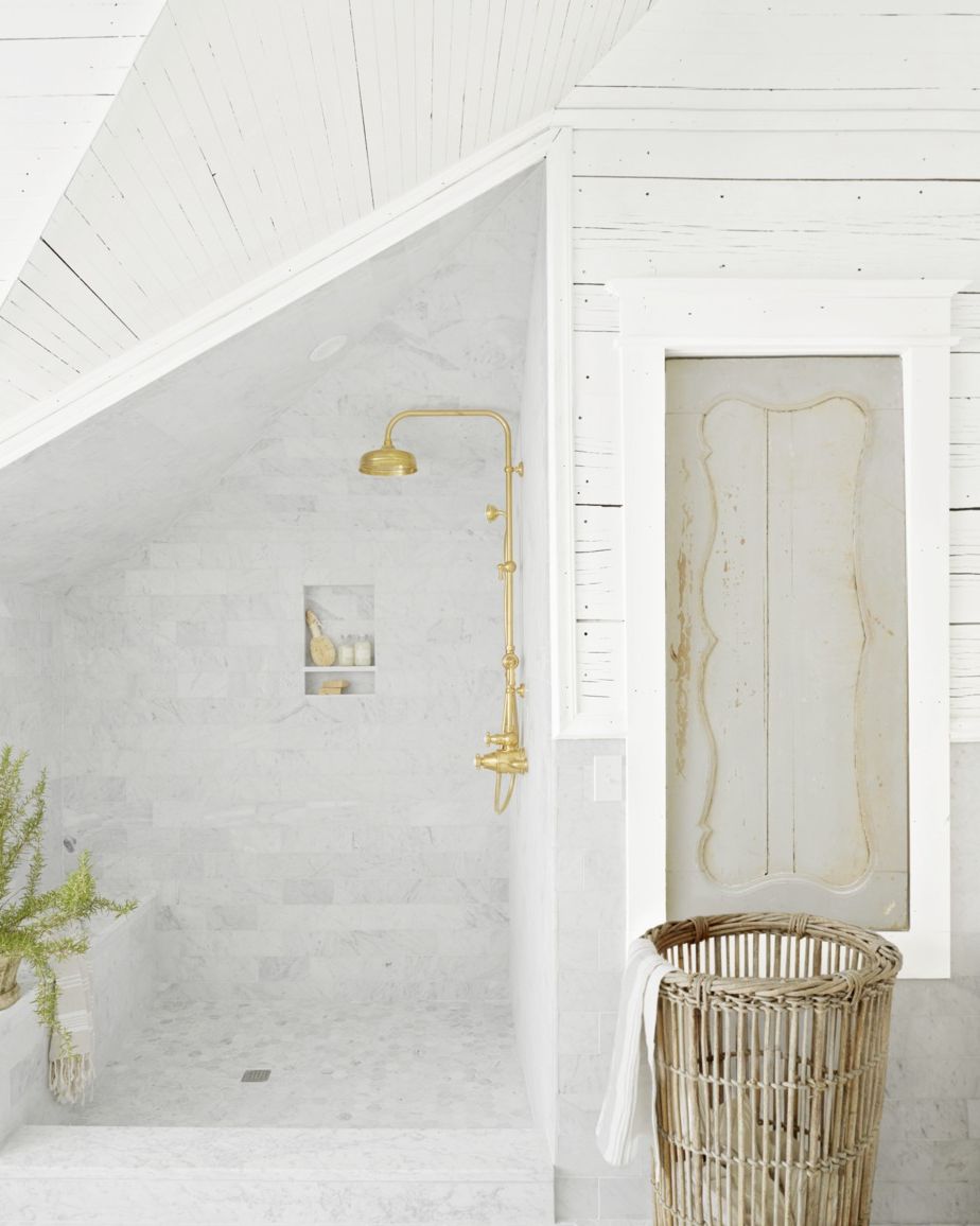 bathroom decor ideas asymmetrical