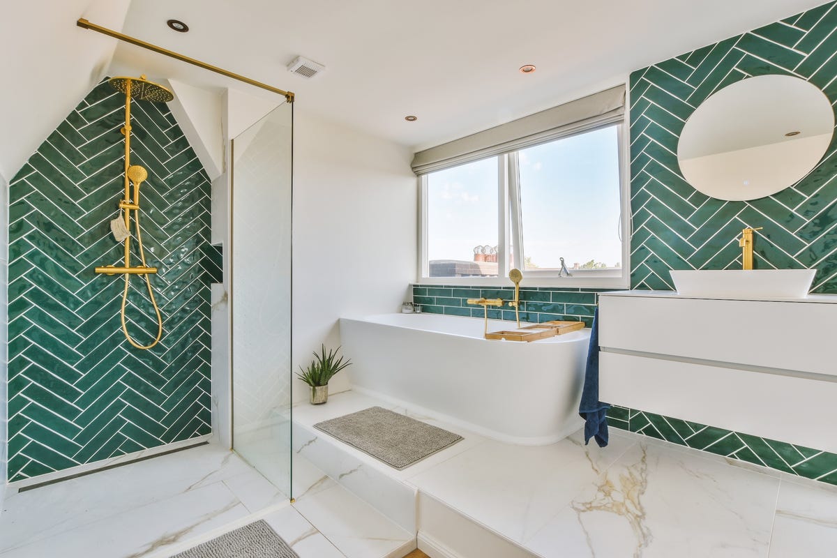18 Major Bathroom Design Mistakes Pros Always Avoid