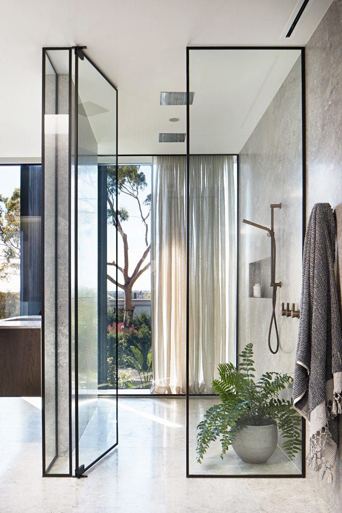 https://hips.hearstapps.com/hmg-prod/images/bathroom-ideas-shannon-mcgrath-hecker-guthrie-toorak-1652309185.jpg