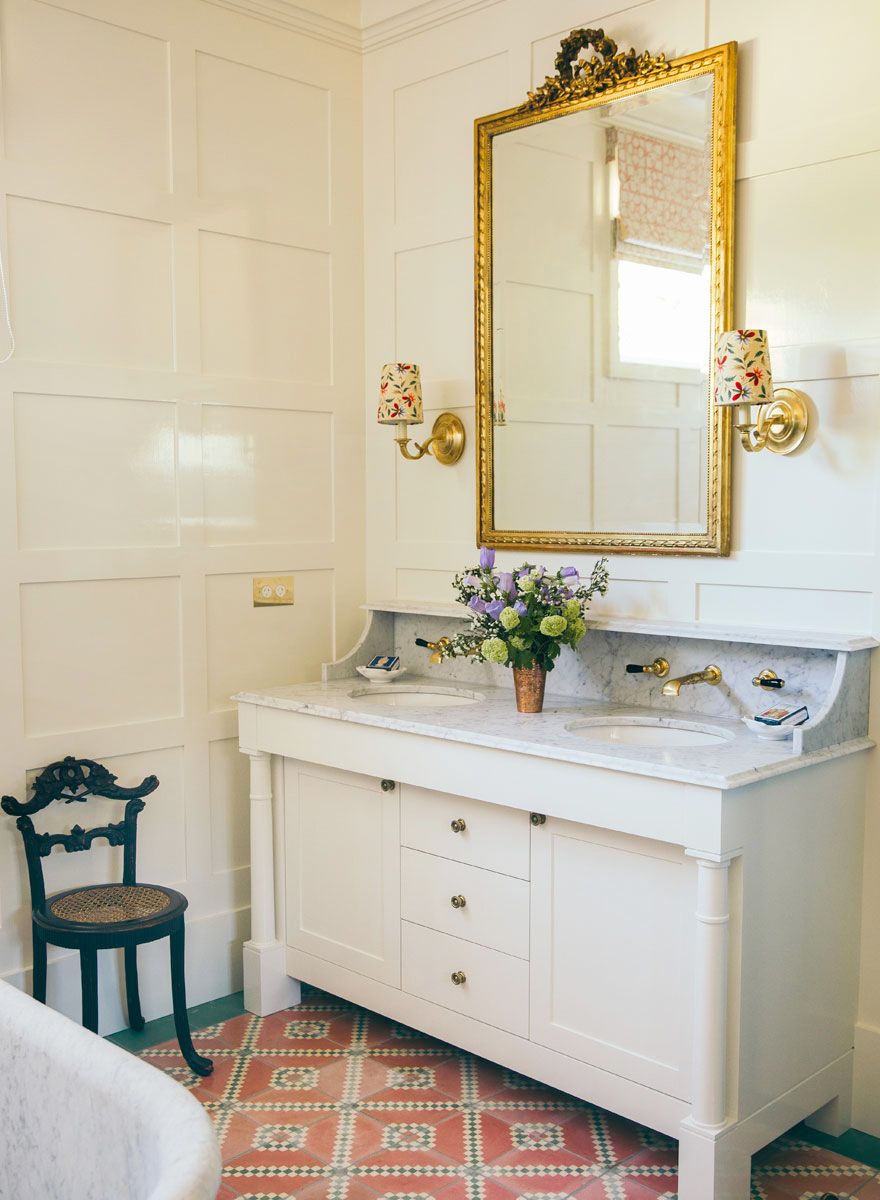20 Bathroom Lighting Ideas to Make You Look Your Best