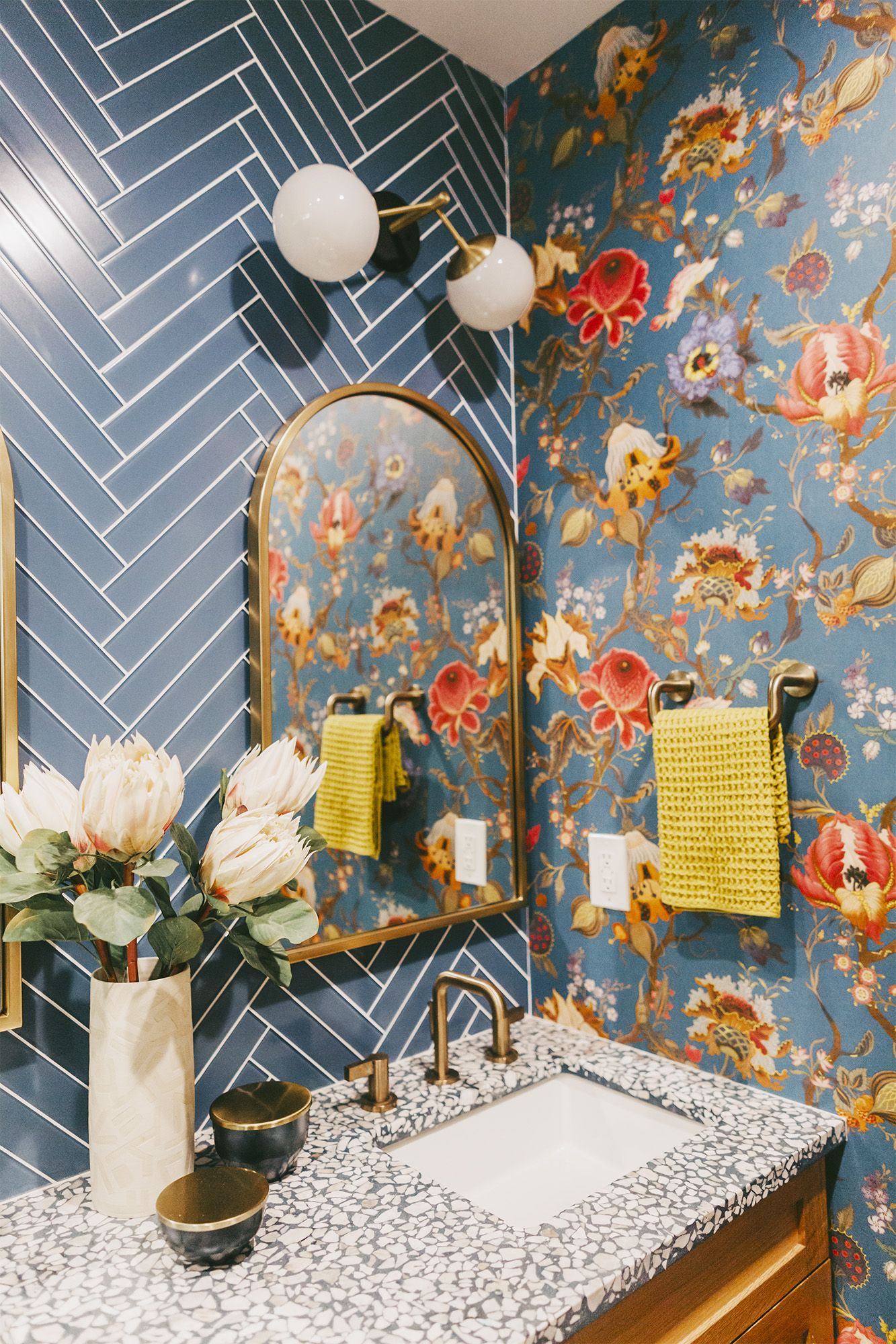 20 Best Bathroom Mirror Ideas - Bathroom Mirror Designs for Sinks and Vanity