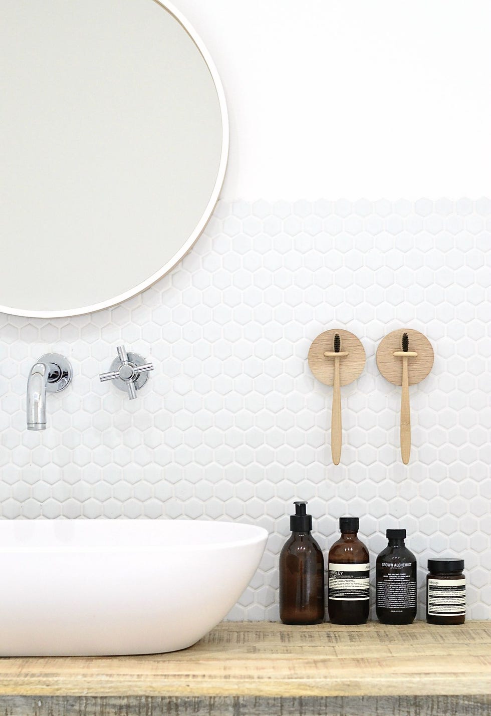 15+ Best  Bathroom Accessories + Organization Must-Haves