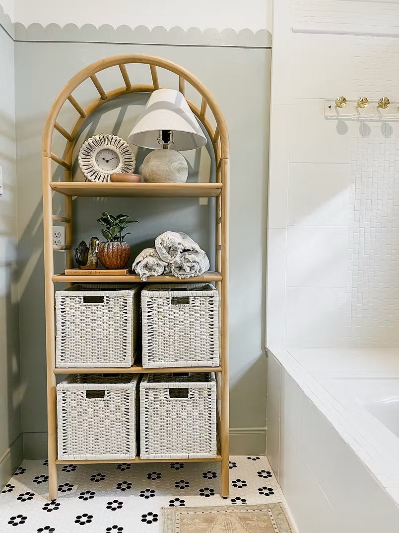 bathroom with scallop trim detail on wall