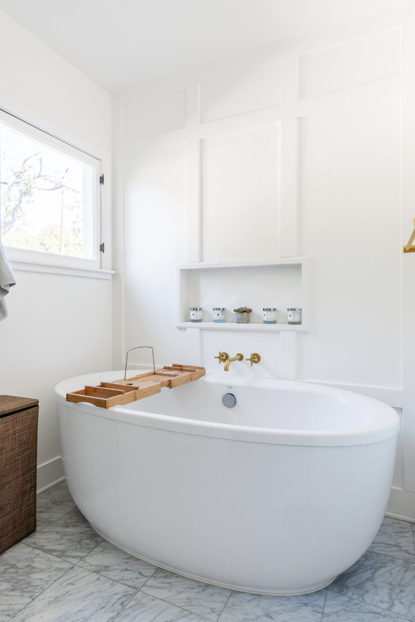 Bathtub With Built In Shelf Design Ideas