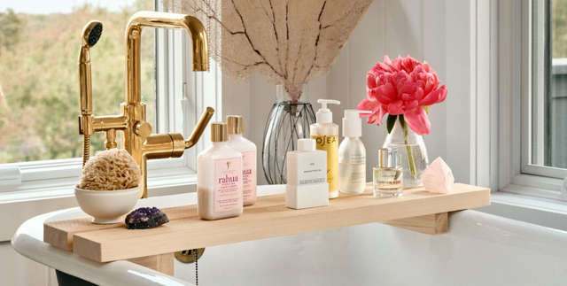 The Shower Corner Shelf: 5 elegant ideas for storage