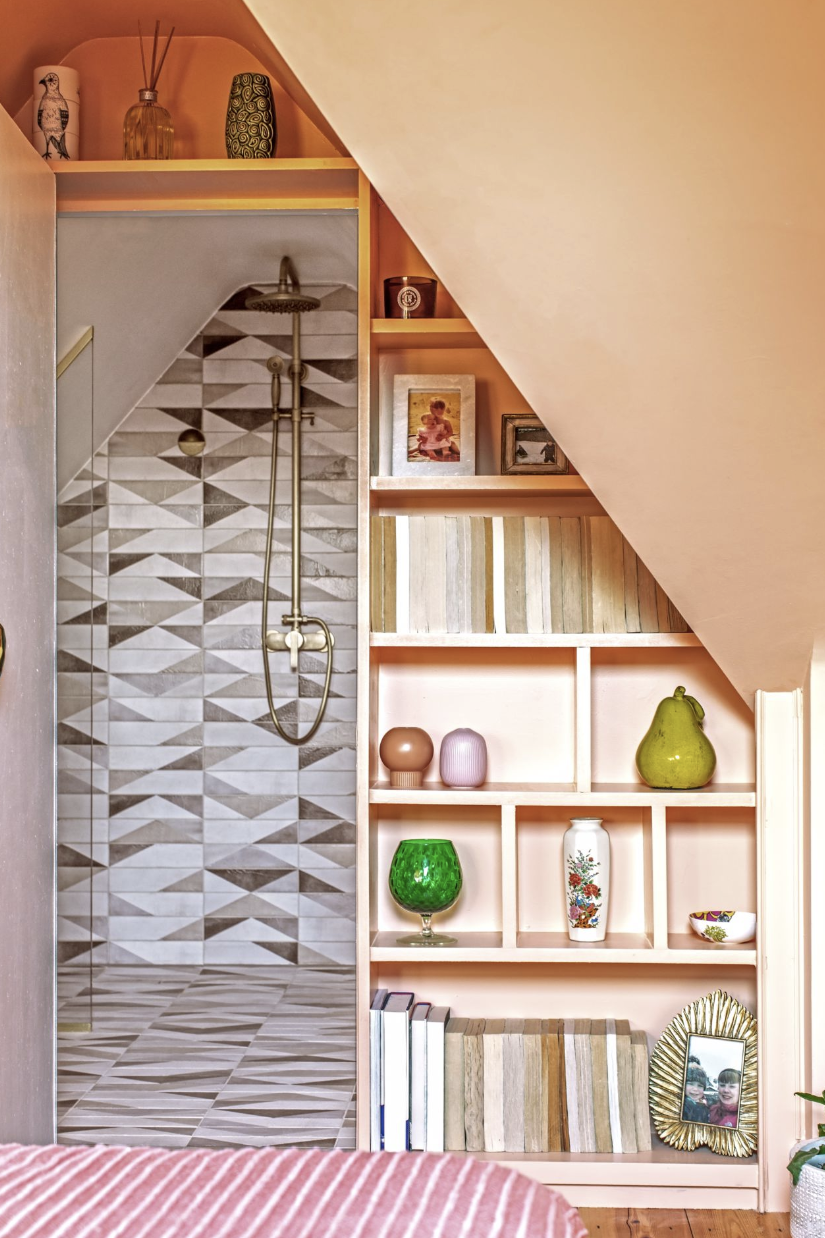 unique staircase shelving and bath ideas