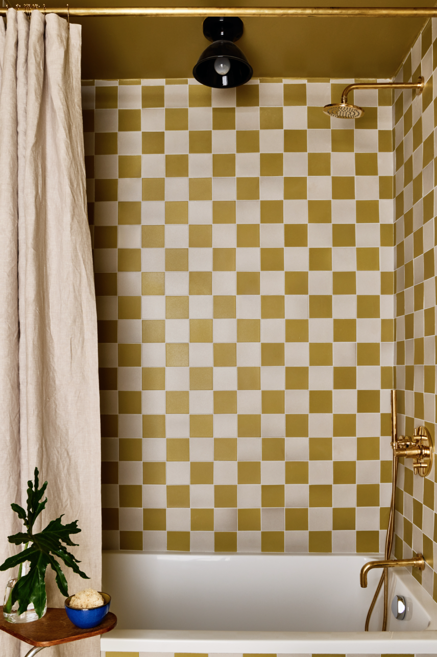 checkerboard tiles in bathroom