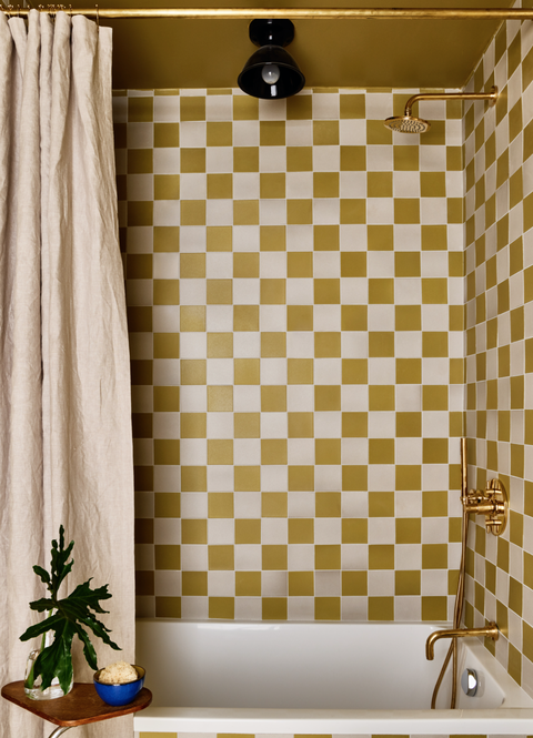 checkerboard tiles in bathroom