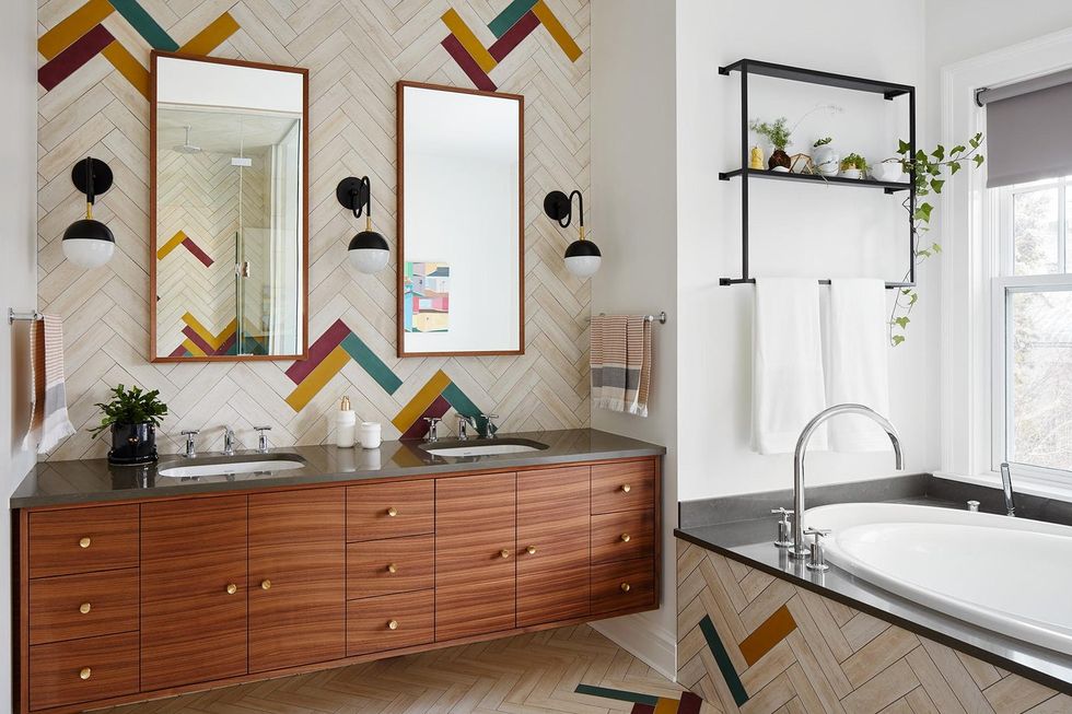 13 Inspiring Black & White Bathroom Ideas - Kitchen Cabinet Kings