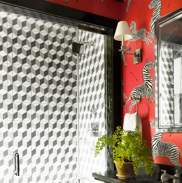 44 Bathroom Wallpaper Ideas That Will Inspire You to be Bold