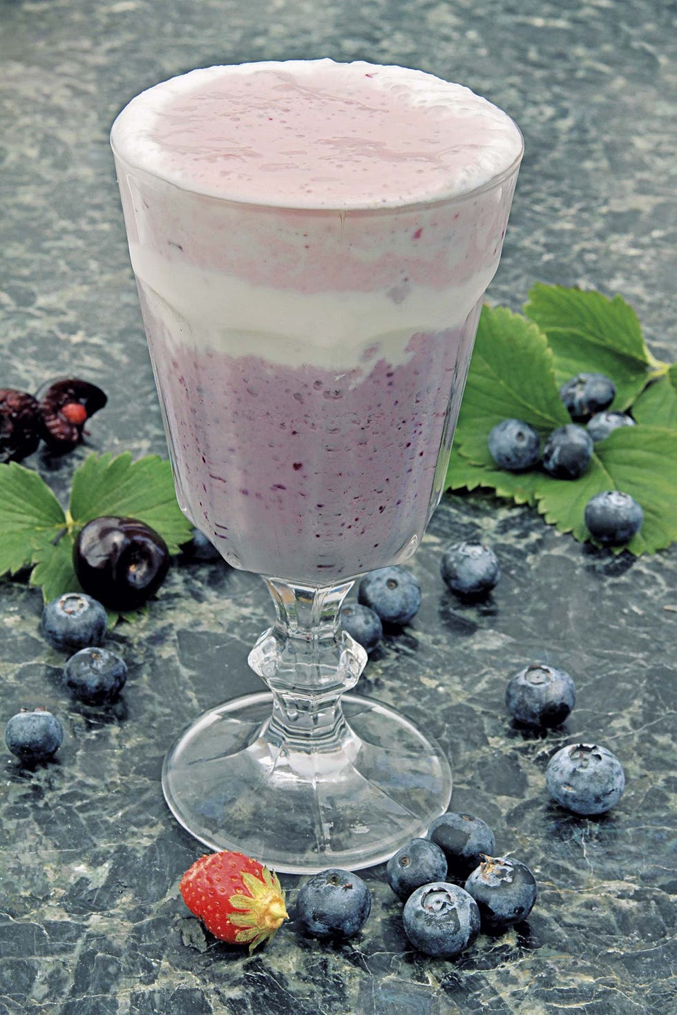 Batido de frutos rojos por capas