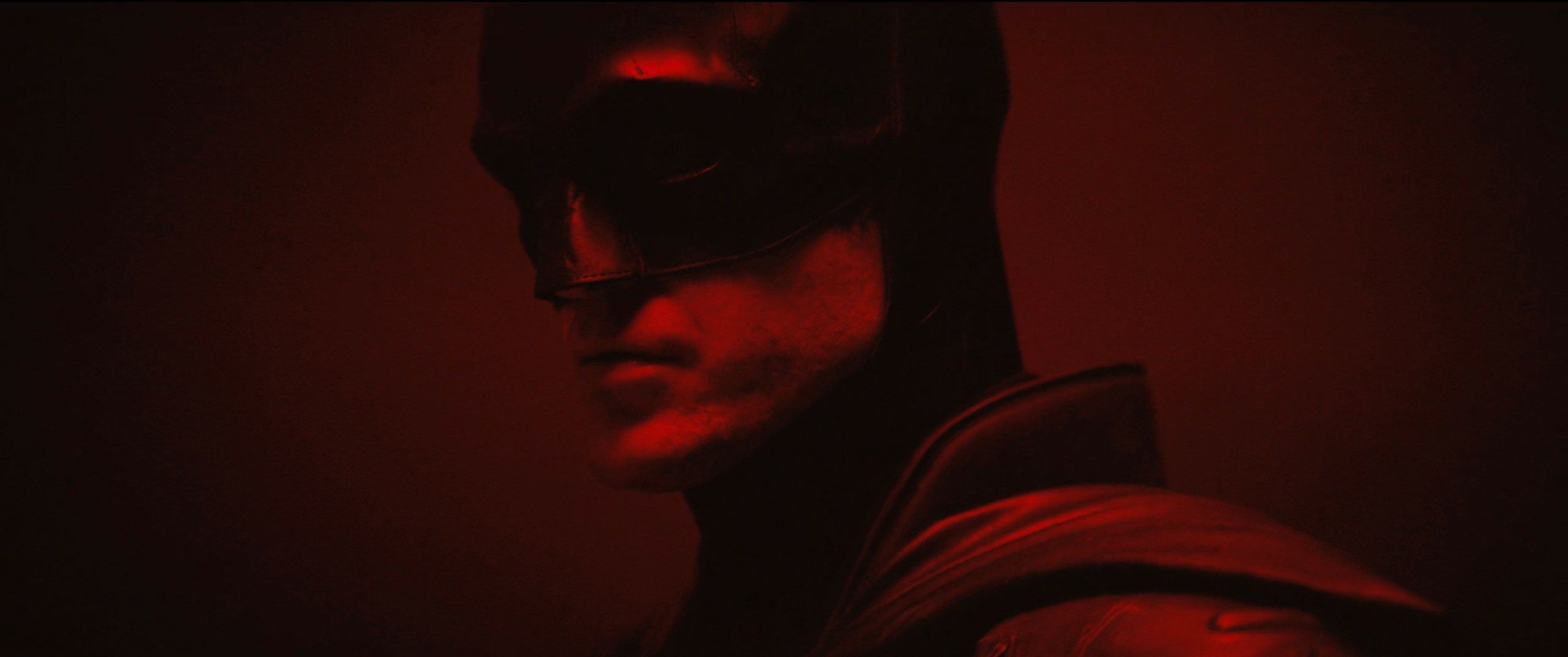 The First Footage of Robert Pattinson as Batman Is Here and It's Hot