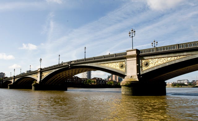 battersea bridge
