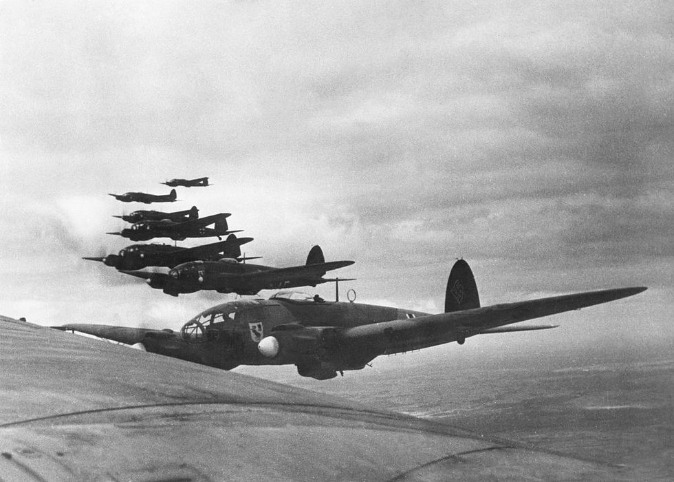 2ww, air war battle of britain 0740 0541 a german he 111 bomber wing approasching erngland no further information undatedvintage property of ullstein bild