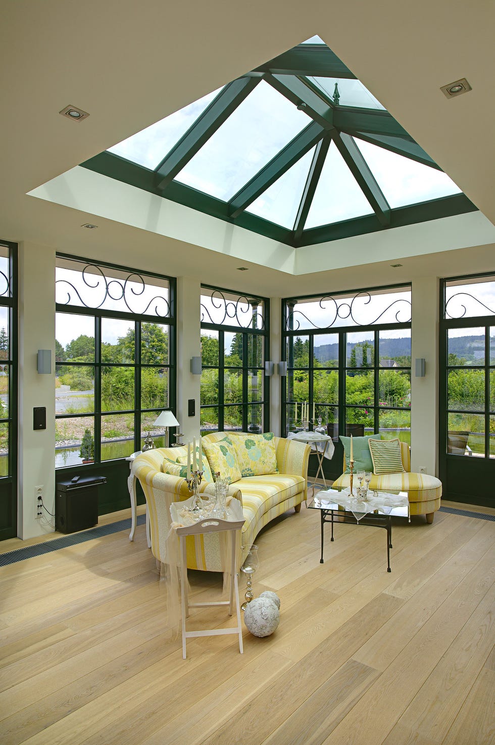 Ceiling, Building, Room, Interior design, Living room, Property, Daylighting, Home, House, Window, 