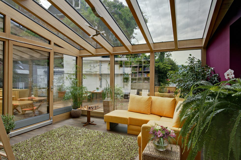 Property, Building, Room, House, Ceiling, Real estate, Living room, Roof, Interior design, Home, 
