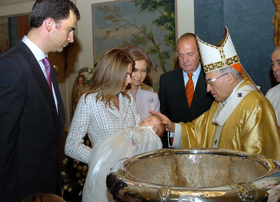 bautizo de la infanta leonor de borbon ortiz en el palacio de la zarzuela