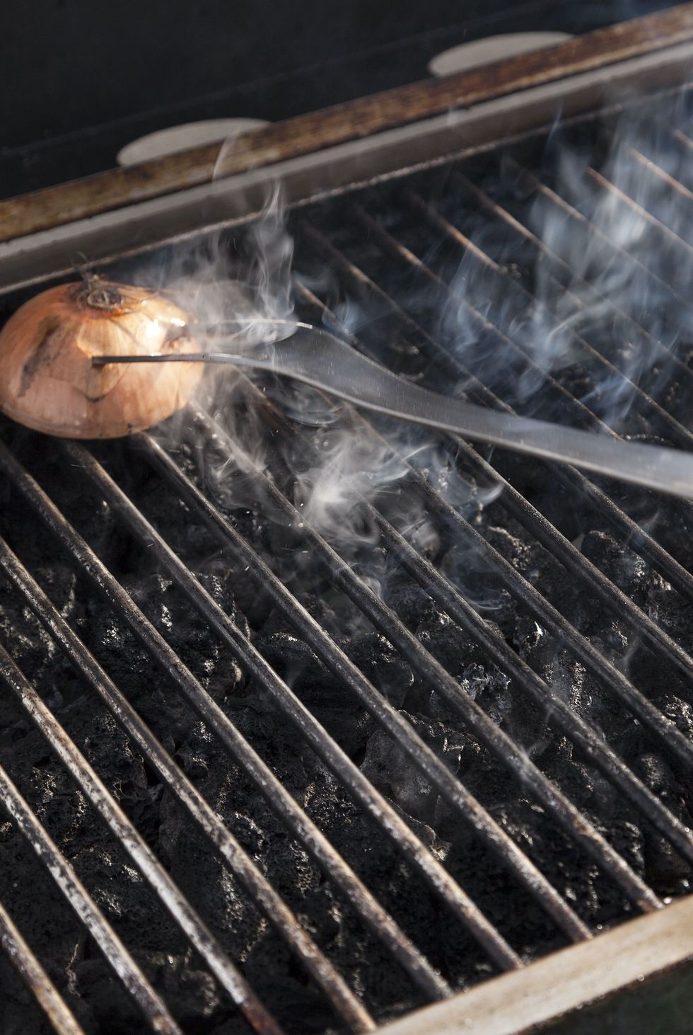 how to clean bbq with onion