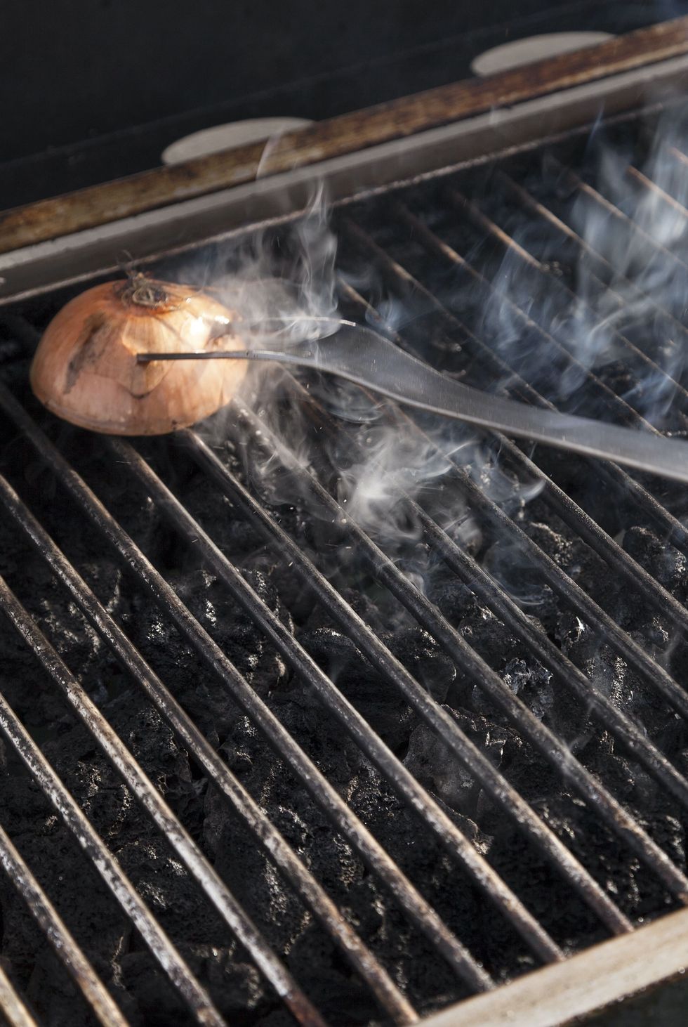 how to clean bbq with onion