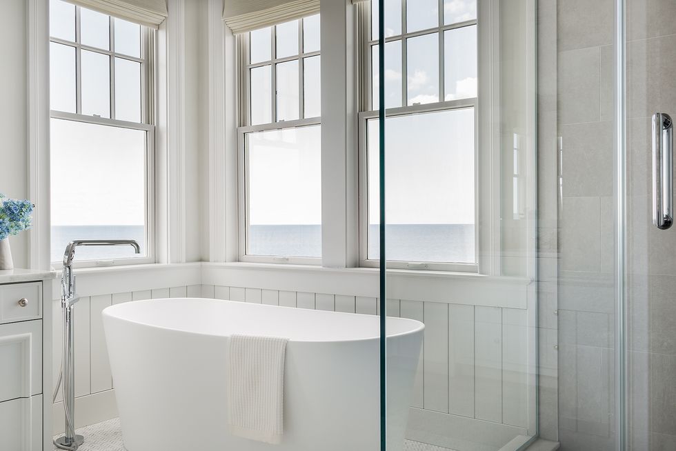 15 Nautical Bathroom Decor Ideas That Channel the Sea