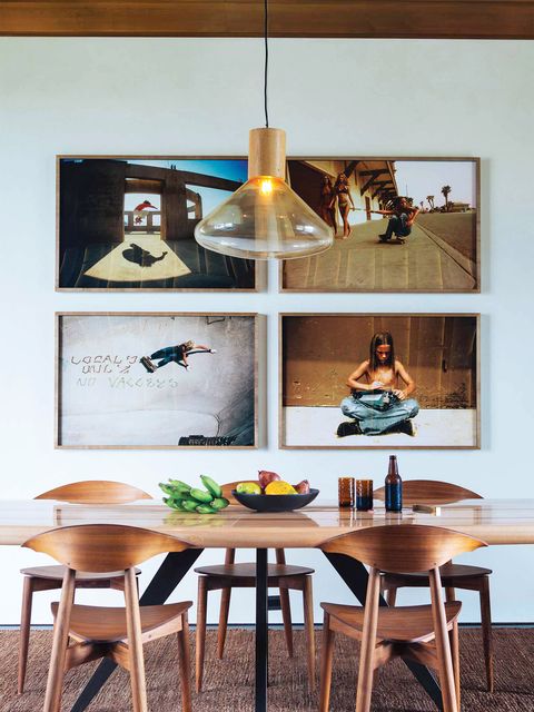 casual beachy dining room with gallery wall