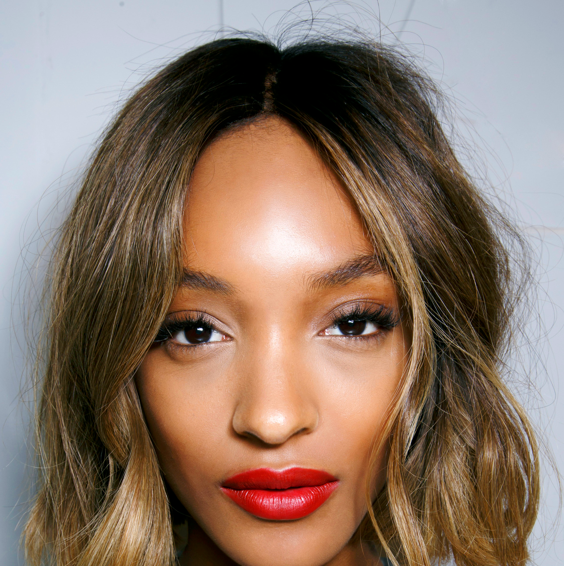 How to Get Beach Waves on Short Hair: The 8 Easiest Tutorials