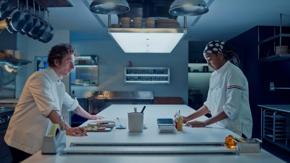 “the bear” — “apologies” — season 3, episode 9 (airs thursday, june 27th) — pictured: (l r) jeremy allen white as carmen “carmy” berzatto, ayo edebiri as sydney adamu. cr: fx.