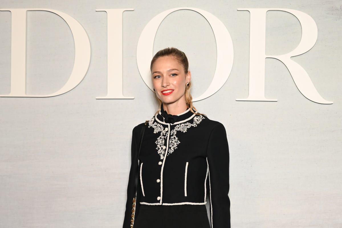 Maglione Inverno 2023: quello in lana di Beatrice Borromeo è chic