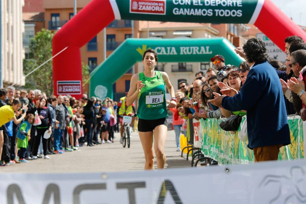 beatriz álvarez corre en el cerco de zamora