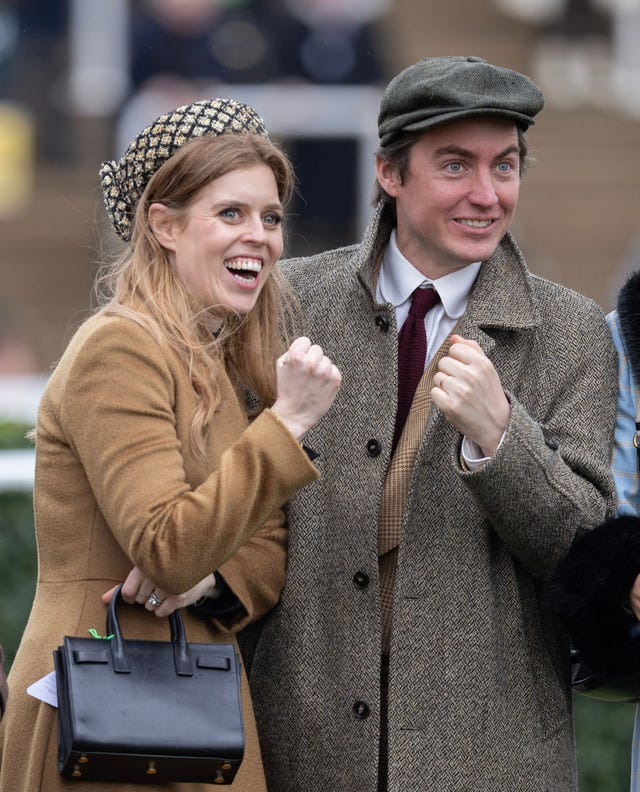 la princesa beatriz de york y su marido, edoardo mapelli mozzi
