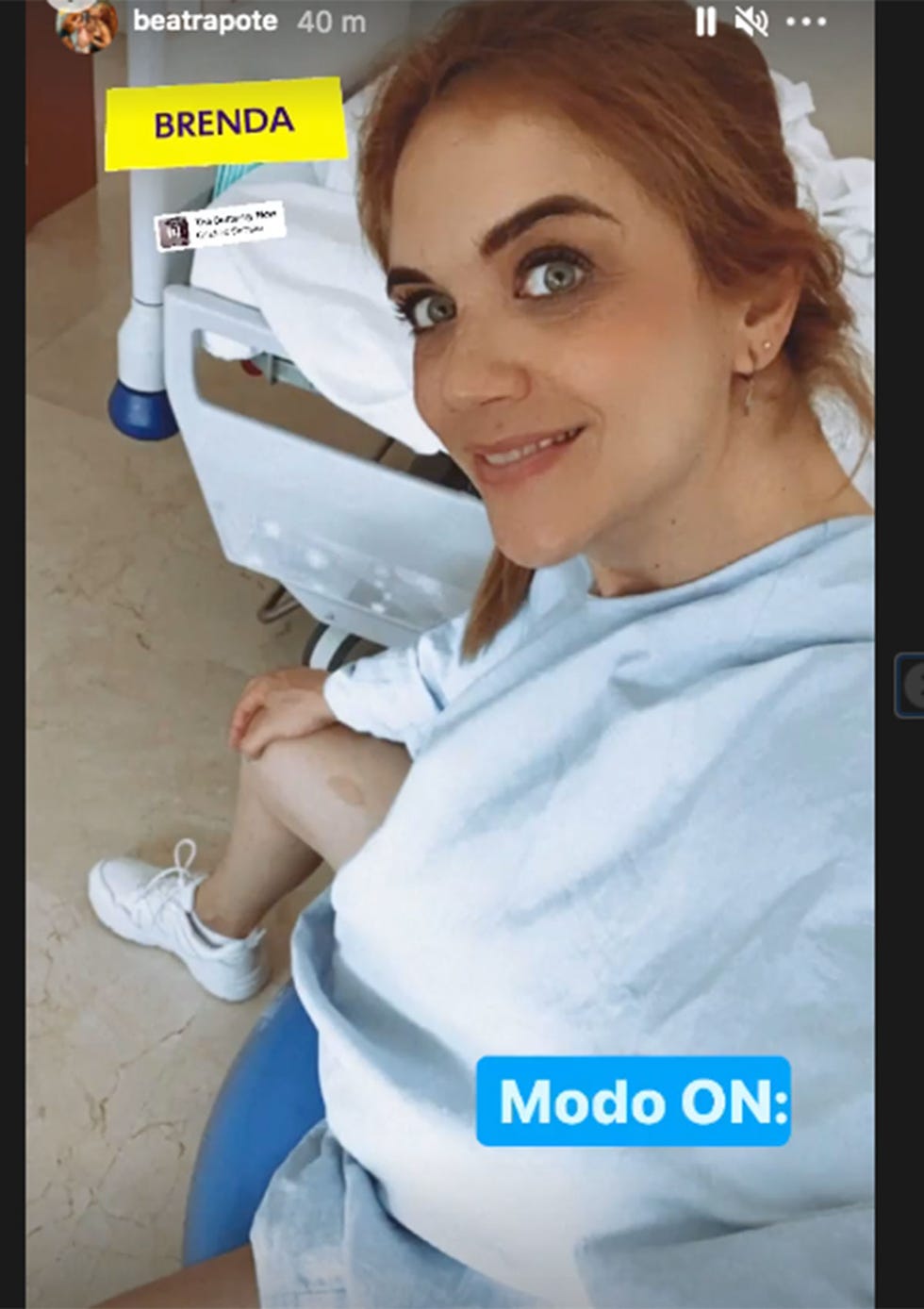 beatriz trapote en el hospital, a punto de dar a luz a su tercer hijo, una niña