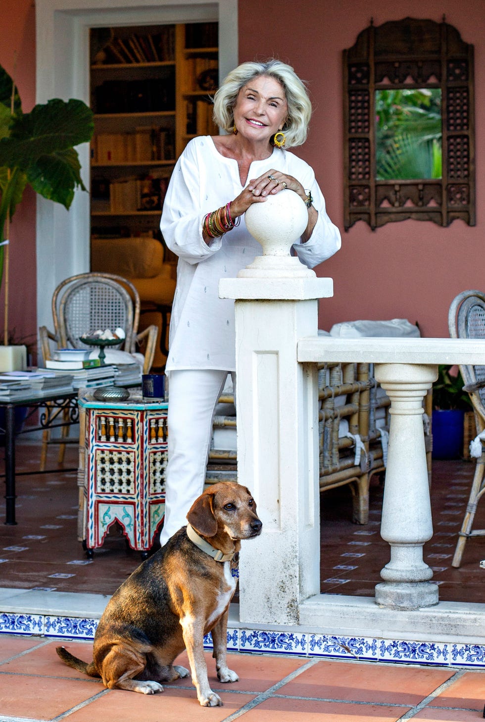 Beatriz de Orleans abre las puertas de su casa de Marbella a Rosa Villacastín
