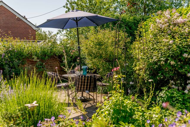 Quaint Period Cottage For Sale in Dorset For £525,000