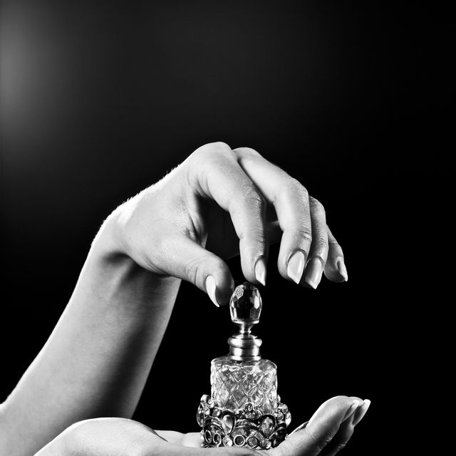 Art of personalization, bespoke Haute Perfumery service with Master Perfume