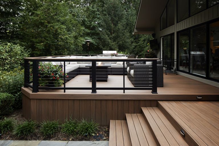 How to Seamlessly Add a Deck to Your Home