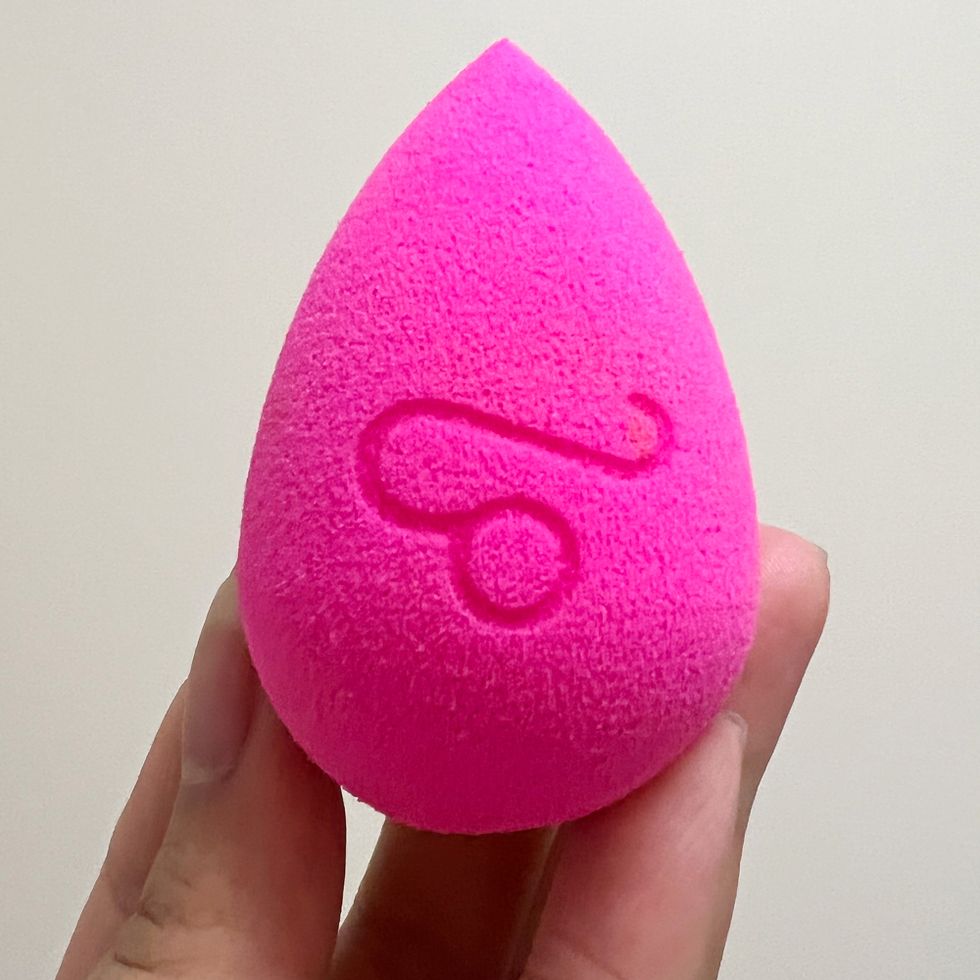 Stadion Traktat Integrere Beautyblender Review 2022 - Does the Makeup Sponge Actually Work?