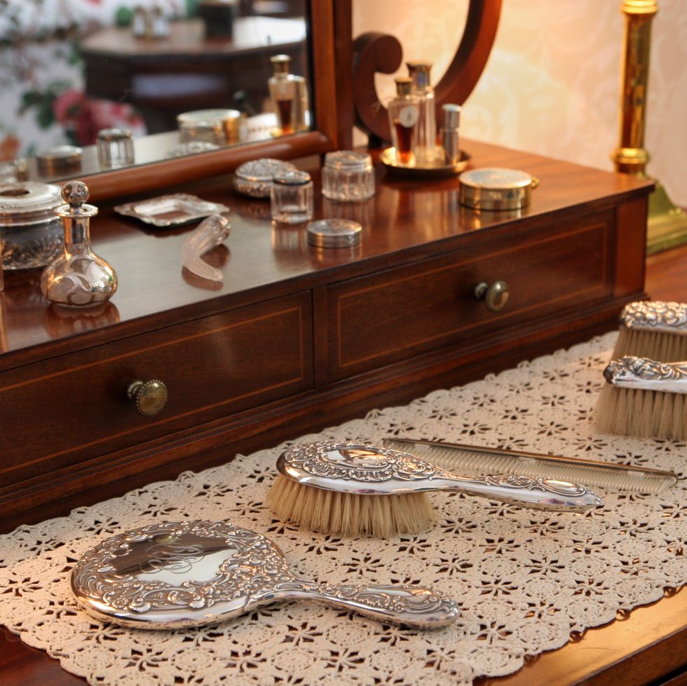 vintage items to borrow from grandma silver vanity sets