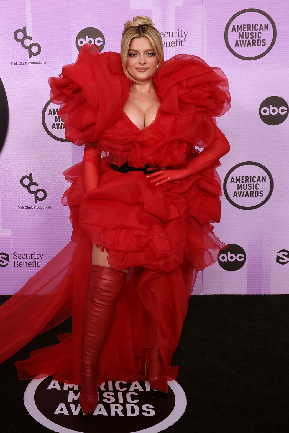 2022 american music awards arrivals