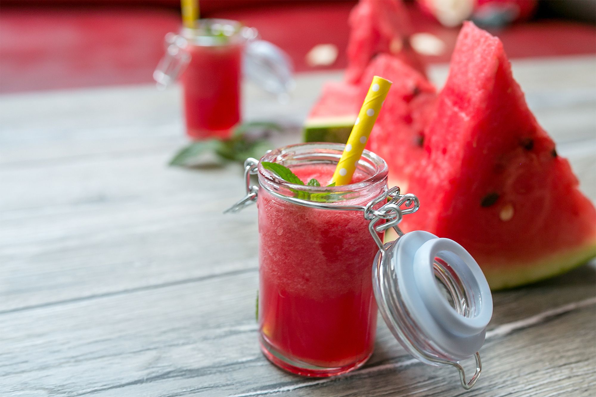 10 bebidas sanas, hidratantes y sin azúcar para verano