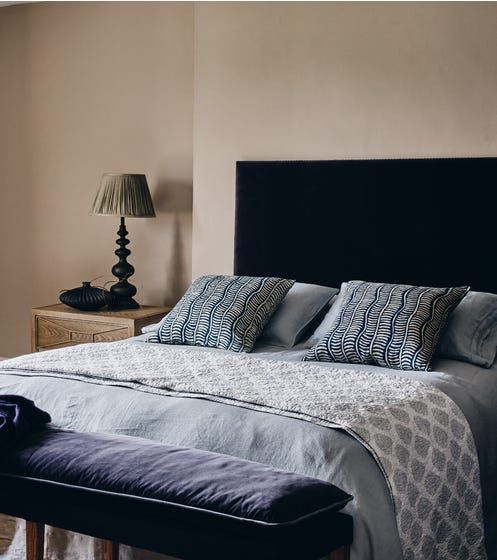 Royal blue velvet bed  Kitchen interior design decor, Interior design  pictures, Interior design solutions
