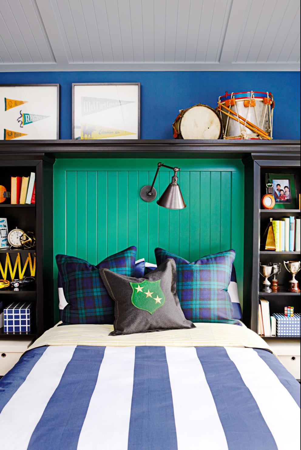 Blue Brown Themed For Tween Boys Bedroom Ideas