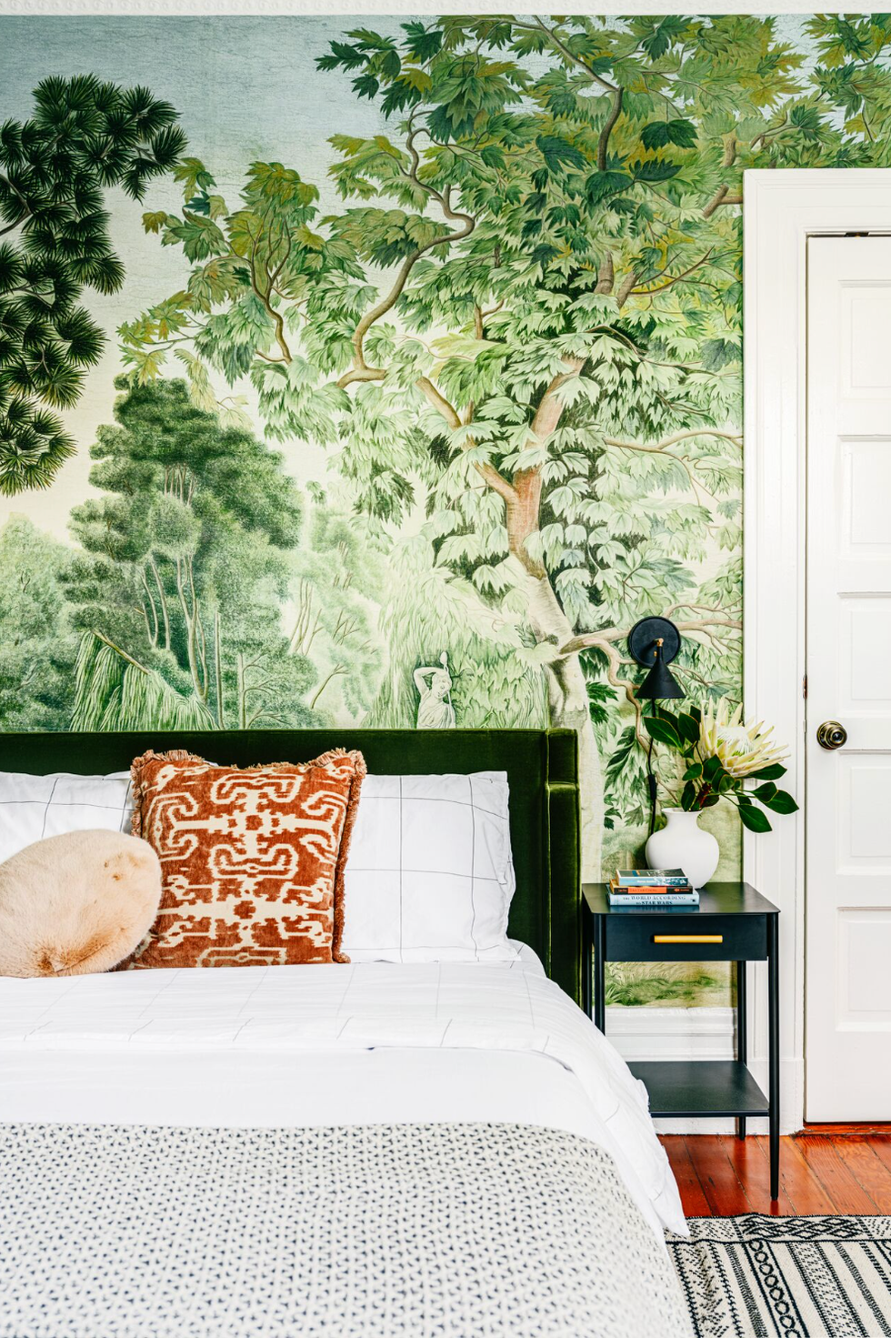 bedroom ideas, leafy green wallpaper in the room