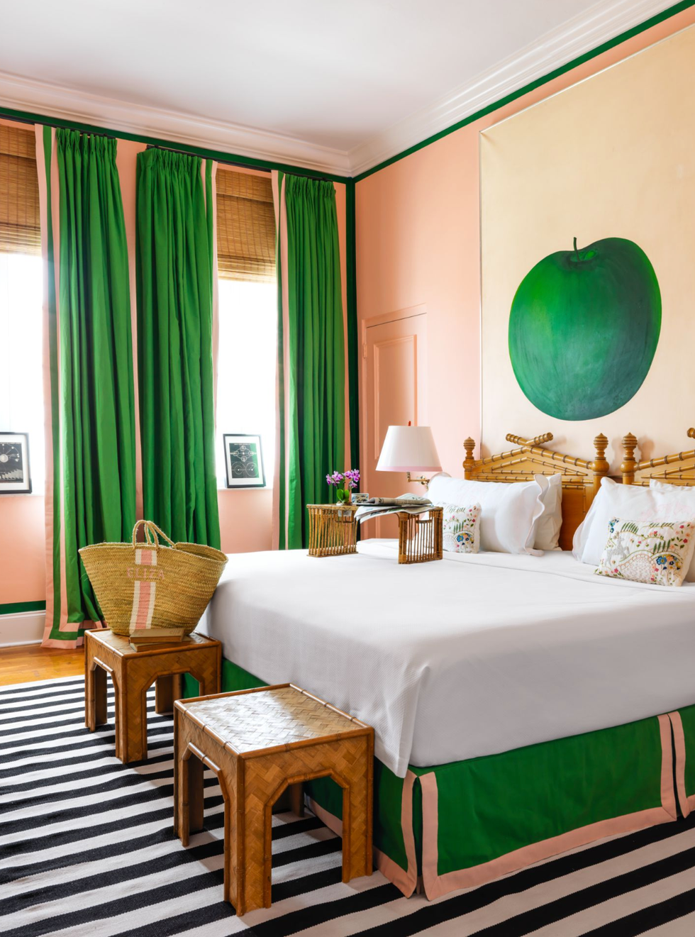 bedroom ideas, coral bedroom with green apple art and green decor