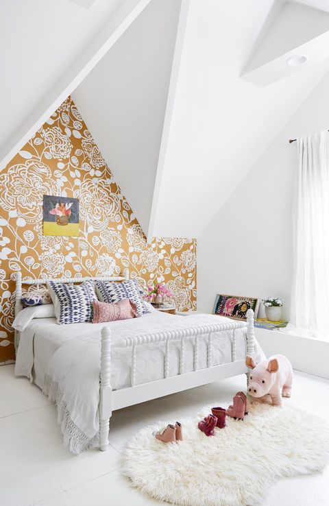 25 Creative Bedroom Wall Decor Ideas - How To Decorate Master Bedroom Walls