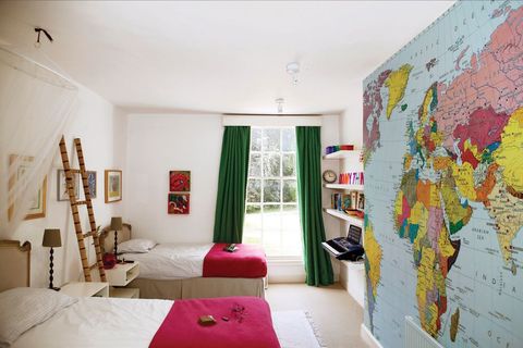 bedroom wall decor ideas map
