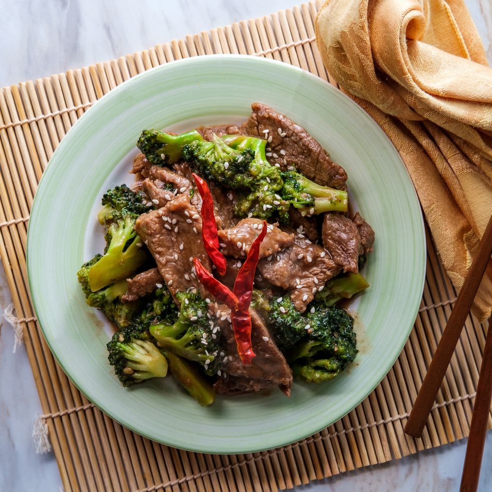 szechuan stir fried beef with broccoli and hot peppers