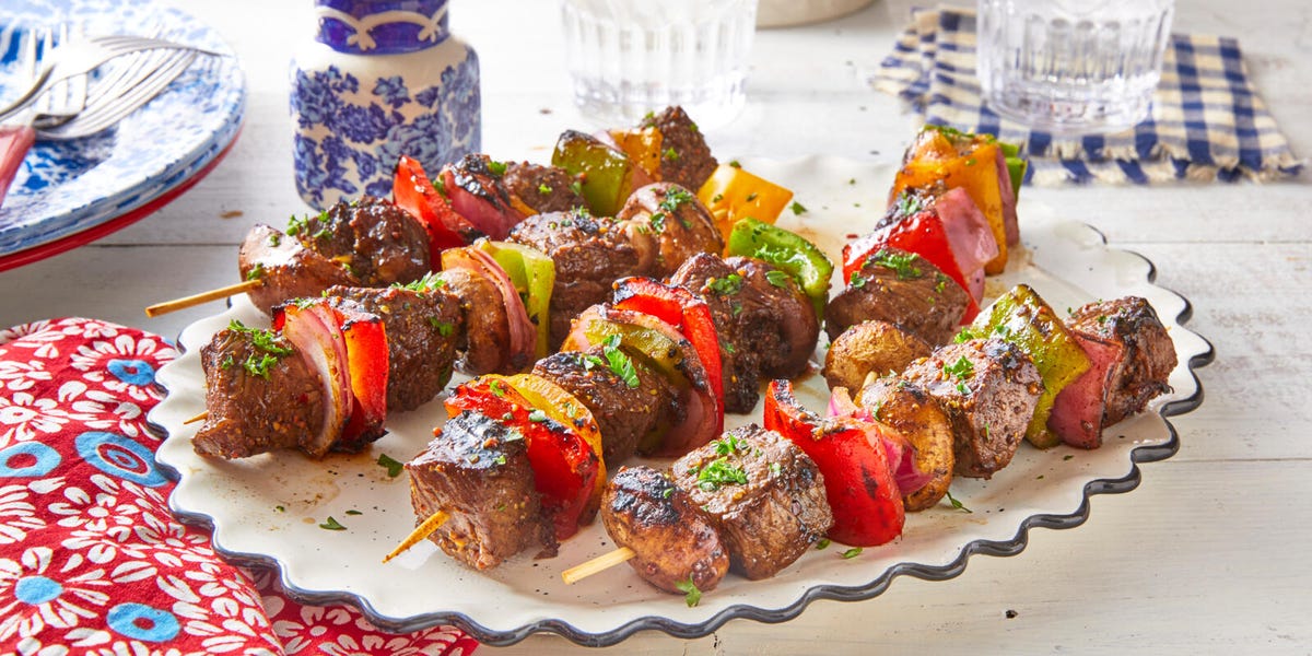 https://hips.hearstapps.com/hmg-prod/images/beef-kabob-marinade-recipe1-1655855034.jpg?crop=0.8888888888888888xw:1xh;center,top&resize=1200:*